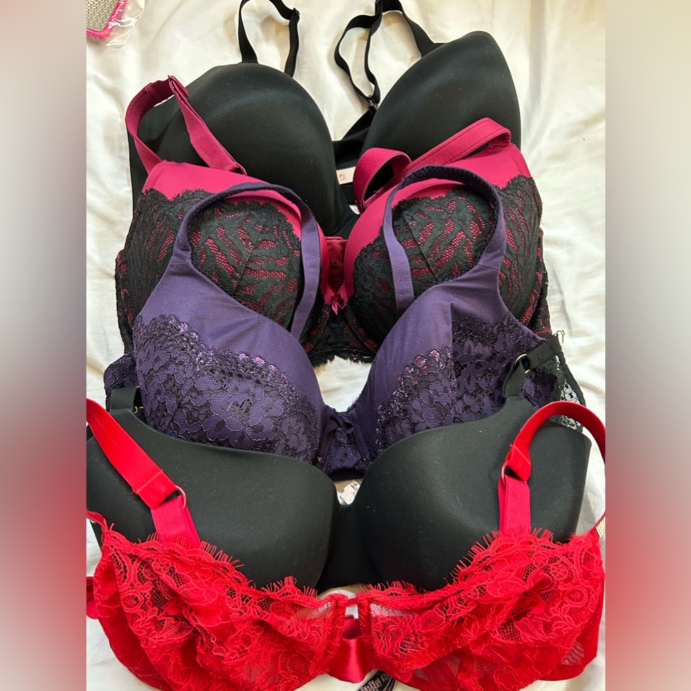 5 40 DDD bras bundle!!